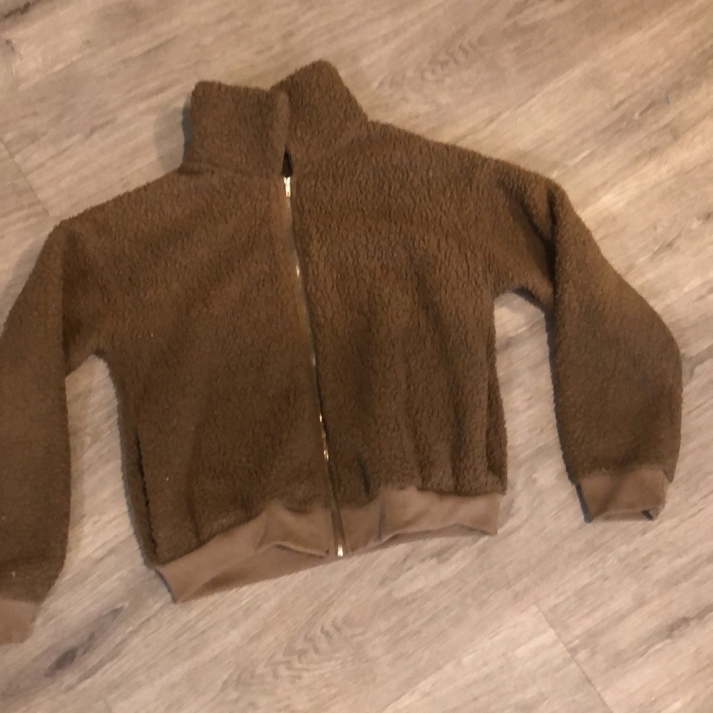 5 for $20 Size small brown fleece with zipper and pockets